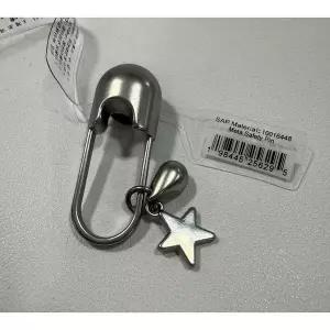 [크록스][] 10016448 메탈 안전 핀 지비츠 (S45039513)