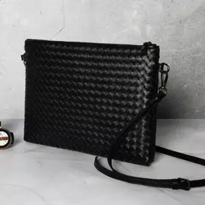 가죽 클러치백 손가방 크로스 위빙 가방 블랙 가죽클러치백 가죽파우치백 가죽손가방