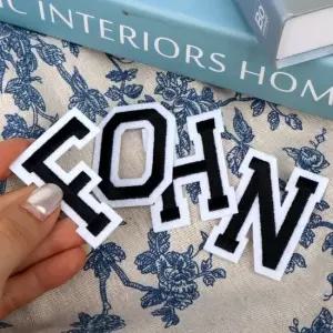 열접착 자수패치 알파벳 와펜 블랙 자수패치 옷에붙이는스티커 알파벳와펜 열접착와펜