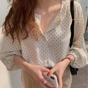 [라일리여성의류] Rly 쉬폰 블라우스 퍼프 소매블라우스 도트블라우스 패