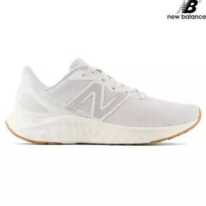 [하프클럽/]매장정품 AS가능  WARISEG4 프레쉬폼 아리쉬 V4 운동화 런닝화 스니