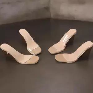 여성 투명굽 미들힐 스트랩 사각코 샌들