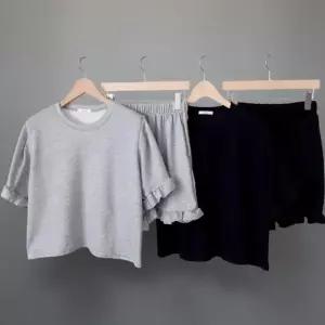 여성 프릴 반팔 크롭 티셔츠와 큐롯 반바지 세트