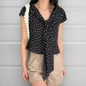 여성 도트 패턴 롱타입 브이넥 크롭 나그랑 반팔 블라우스