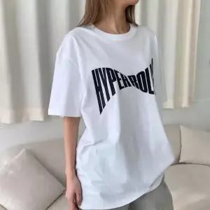 웨이브레터링 박스반팔티 여성면티 흰색 힙커버