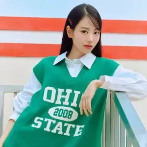 오버핏 니트 베스트 AQ1KV280