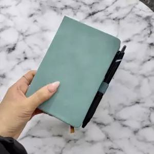 A6 다이어리 노트 블루 색상 가죽 노트북 필기용 만년다이어리 A6다이어리 일기장다이어리