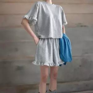 여성 프릴 반팔 크롭티와 큐롯 팬츠 세트