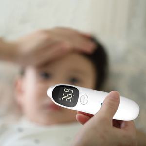 국산 비접촉체온계 귀 체온계 듀얼 유아 체온측정기 아큐템