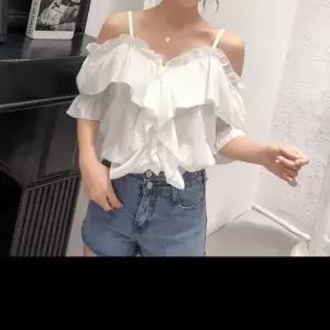 [오노마] ONM 블랙 5부 오프숄더 프릴 화이트 블라우스 (S11870696)