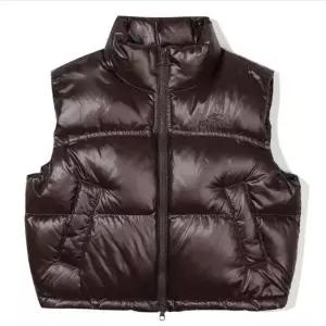 [롯데백화점]오닐아웃도어 여성 벨리 덕다운 스텍넥 베스트 패딩조끼OWVDN8105-507