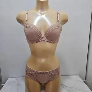 갤러리아 갤러리아 비비안CDEF/W 멜로 핏 몰드브라 팬티세트(BR1900A/BP1900A/SK