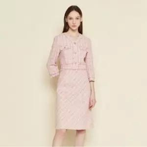 [더아이잗]더아이잗 메탈 버튼 프린지 트위드 원피스_A IM4A0OP15A