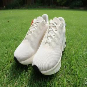 [국내매장판] 나이키 모티바 고어텍스버젼 아이보리 런닝화 HM0355-800