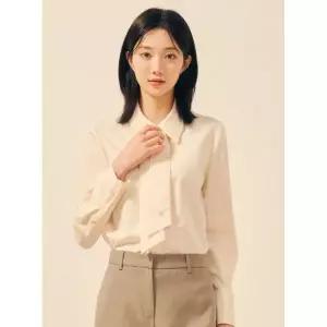 [롯데백화점]제이제이지고트 로고 장식 타이 블라우스 GPAM0BL901