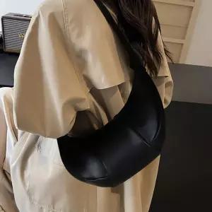 쉬미리 데일리 반달백 여성 크로스백 숄더백 미니멀 가방