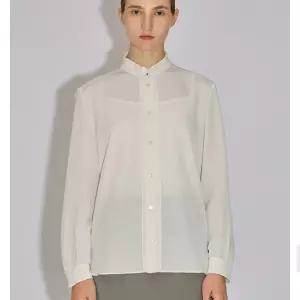 [쉬즈미스]프릴넥 블라우스_SWWBLO41010