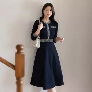 [시크라인] 메로비아 배색 니트 플레어 원피스