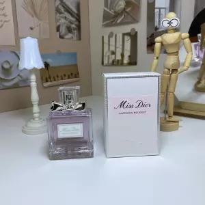 미스 디올 블루밍 부케 100ML 오 드 뚜왈렛 여성 스프레이 향수 SEALED