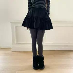 여성용 겨울 따뜻한 프릴 디자인 플레어 미니 스커트