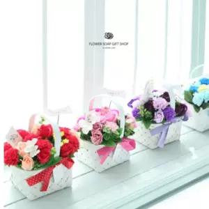 화이트 직사각 카네이션 바구니 비누꽃/비누/장미/용돈/돈다발/졸업식/연주회/성년의날/사탕/인테리어/꽃