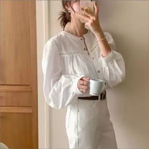 여자 레이스 셔츠 블라우스 라운드넥 벌룬소매 펀칭 청순