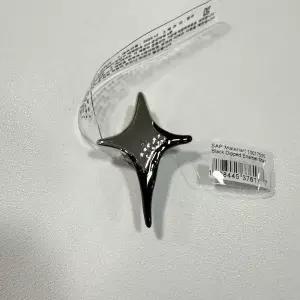 [크록스][] 10017505 블랙 딥 에나멜 스타 지비츠 (S45039522)