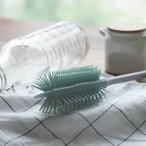 실리콘 소재 물기를 쉽게 털어낼 수 있어 위생적인 입구가 좁고 깊은 용기 세척솔 텀블러 유리병 보온병