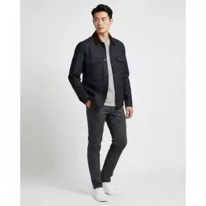 몽클레르 남성 로고 패치 다크 블루 자켓 2F00024 598X1 76C