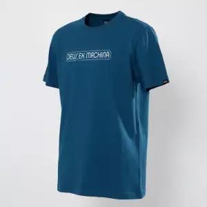 DEUS POTS TEE DMS231194B-BOL) 팟 티셔츠)