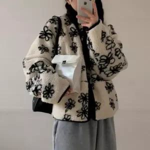 |KCJ6C48|여성 크롭 플라워 패턴 양면 뽀글이 플리스 자켓