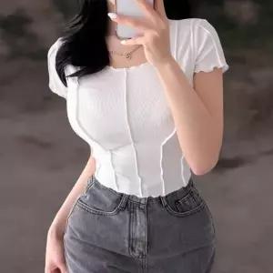 여성 반팔 크롭 티셔츠 세미 시스루 골지 핀턱 디자인