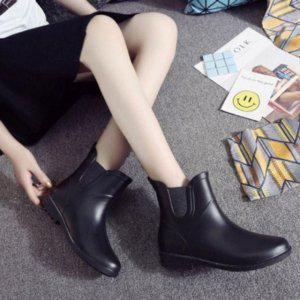 우먼 내추럴 패션스타일 레인시즌 부츠화 우천상황 방수와 올데이신발 캐주얼화 레이디 여름용 플랫굽 슬립