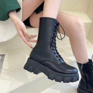 레이디 굽보강 통굽힐 귀여움 캐주얼룩 패션스타일 둥근 워커슈즈 로우타입 세무 안정감하이컷 데일리 우먼