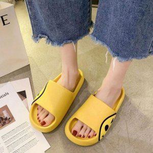 캐주얼룩 우먼 여름용 포인트디자인 데일리외출 스마일 샌들 신발류 실내공간트렌디 인도어슈즈 오피스 뮬