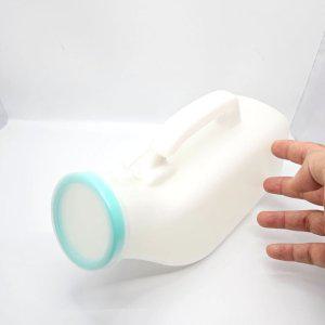 캠핑용 휴대용 소변기 남성 차량용 1200ml 간이 여행용