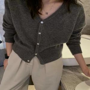 가을 새로운 캐시미어 V 넥 카디건 여성 느슨한 짧은 솔리드 컬러 스웨터 니트 스웨터 간단한 코트의 한국어 버전