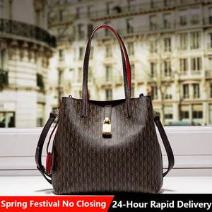 CH 프리미엄 다용도 가죽 크로스바디 백 여성용 대용량 일상 통근 토트 백 편지 인쇄 디자인 여성 패션