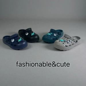 소년들을 위한 멋진 공룡 참 장식 클로그 - 해변 수영장 파티를 위한 가볍고 통기성이 뛰어난 어린이용 워터 슈즈