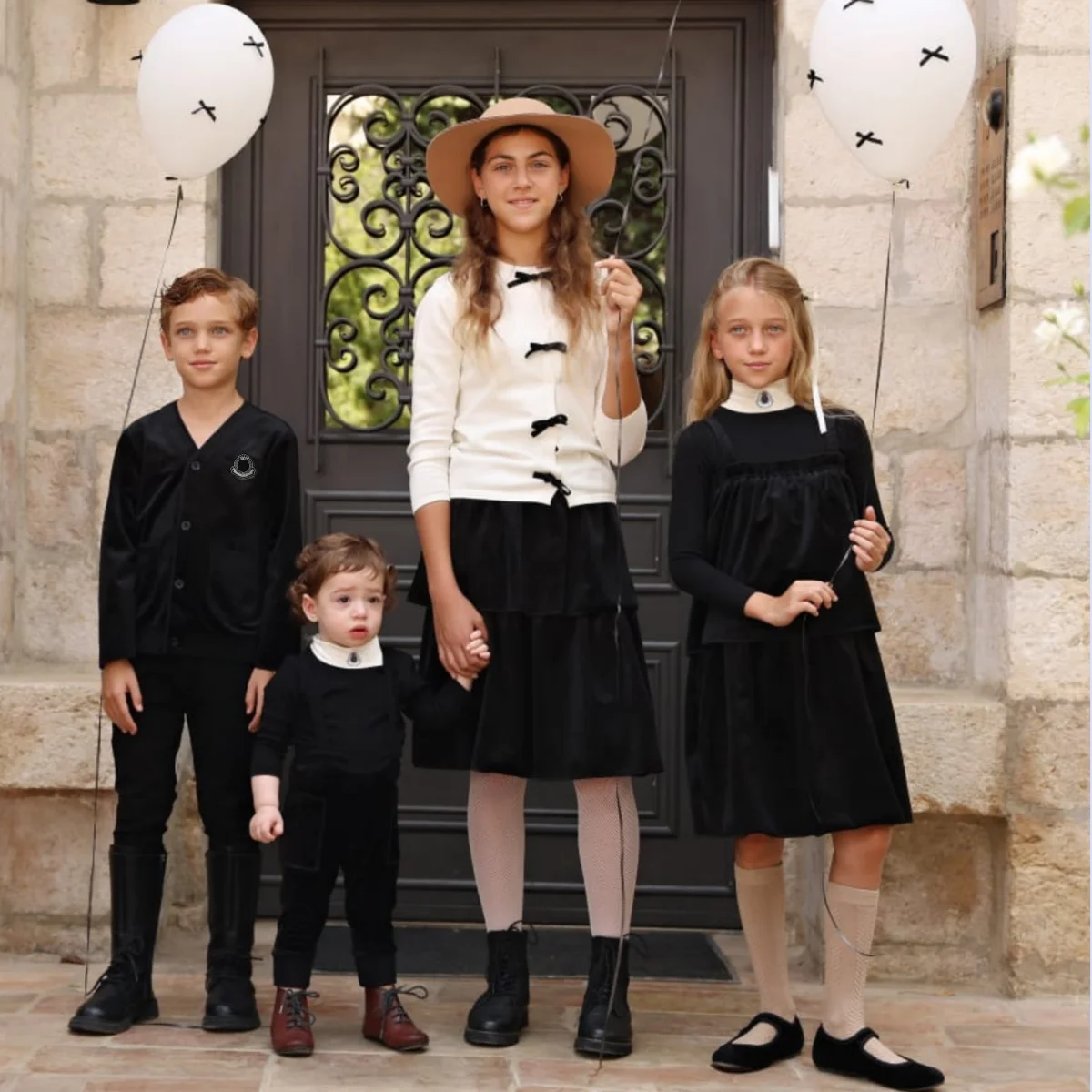 2025 메일의 AW 고급 의상 형제 자매 가족 커플룩 블랙 벨벳 드레스 블레이저 스커트메일