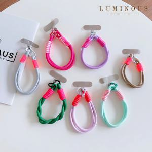 새로운 패션 모바일 매는 밧줄 손목 스트랩 안티 드롭 코드 아이폰 15 휴대 전화 장식 펜던트 다목적 매는 밧줄