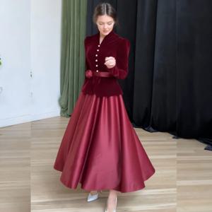 맞춤형 중국 스타일 벨벳 진주 새시 꽃 a 라인 v 넥 미디 드레스 맞춤형 행사 드레스 패션