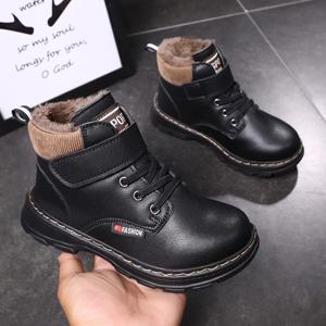 2024 새로운 어린이 스노우 부츠 소년을위한 따뜻한 미끄럼 방지 신발 소녀 브랜드 부츠 컴포트 베이비 플러시 부츠 패션 스니커즈