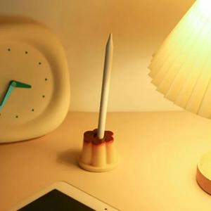 1PC 크리 에이 티브 푸딩 펜 홀더 귀여운 푸딩 펜 홀더 생일 선물 크리 에이 티브 데스크탑 소녀 심장 작은 장식품