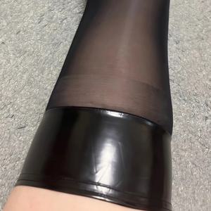 8cm 인조 가죽 탑 허벅지 높은 스타킹 여성 섹시한 오일 반짝 이는 패치 워크 나이트 클럽 파티 란제리 탄성 긴 Medias