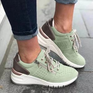 여성용 운동화 2025 새로운 가벼운 캐주얼 여성 신발 운동화 레이스 업 두꺼운 밑창 대형 싱글 신발 Zapatos De Mujer