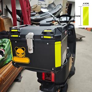 4PCS 반사 스트립 야간 안전 경고 오토바이 스티커 오토바이 헬멧 상자 연료 탱크 측면 패널 데칼 장식