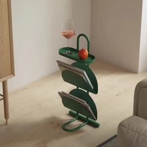 공간 절약형 스틸 코너 테이블, 조립 불필요. 거실, 침실 및 사무실을 위한 견고하고 현대적인 디자인. 책과 음료에 이상적입니다.