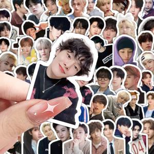 10/60PCS 길 잃은 아이 스티커 한국 남자 그룹 낙서 데칼 팬 선물 DIY 음악 소년 스티커 수하물 노트북 기타 자동차 자전거