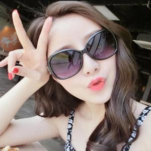 새로운 패션 선글라스 트렌드 큰 프레임 선글라스 여성 그라데이션 스트리트 포토 안경